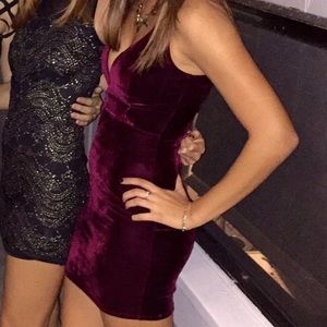 Maroon bodycon velvet dress